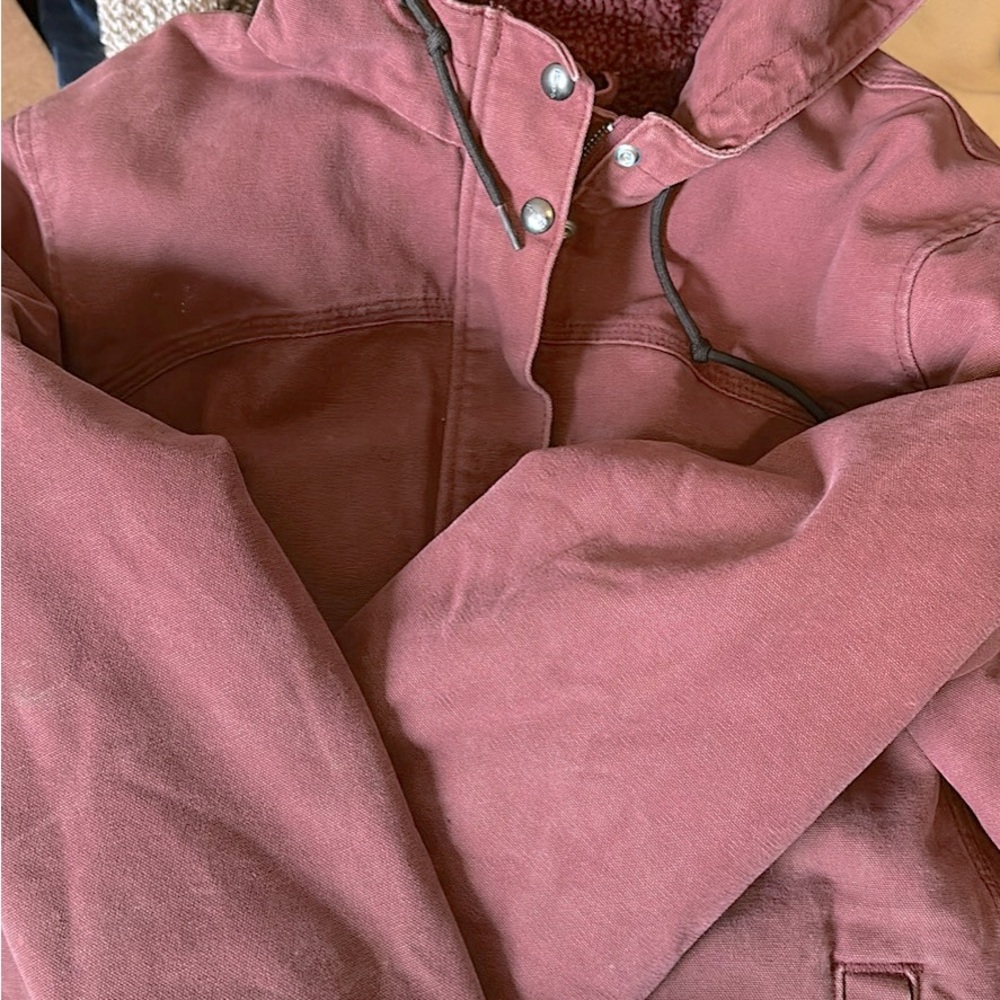Carhartt winter coat, excellent condition. used one season. soft cotton inside